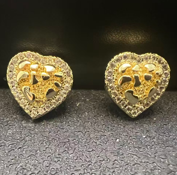 Nugget heart iced studs