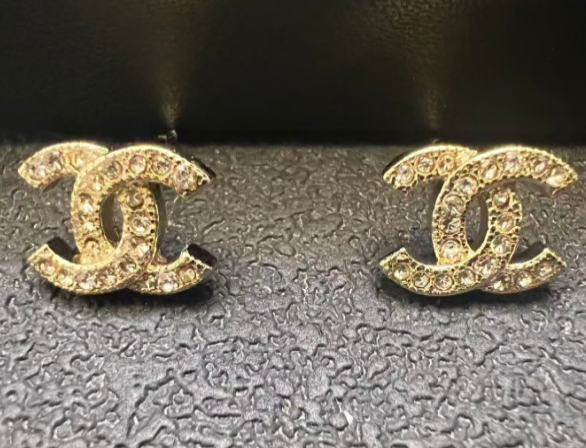 Double Cs studs