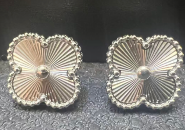 cleef flower studs